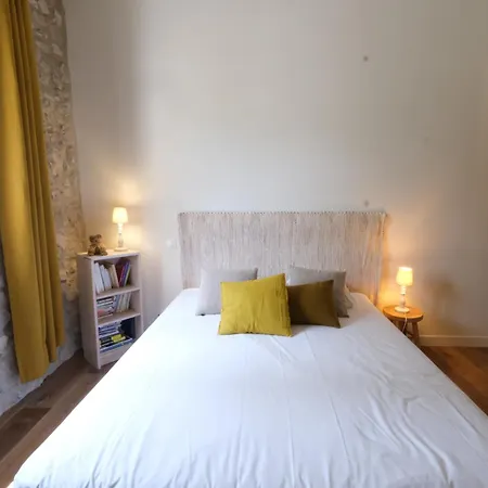 In De Provence, Private Pool, Magnificent View, Ideal For 10 People In The Alpilles.
