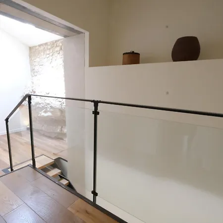 Villa In De Provence, Private Pool, Magnificent View, Ideal For 10 People In The Alpilles.