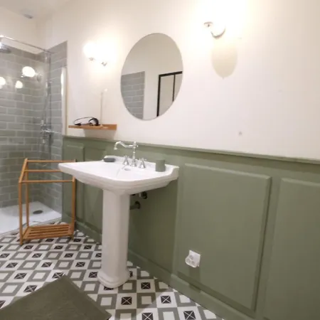 Alpilles Villa: Private Pool & Panoramic Views