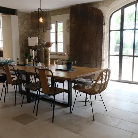 Alpilles Villa: Private Pool & Panoramic Views