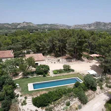 Villa Alpilles Villa: Private Pool & Panoramic Views