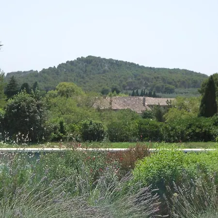 Villa Alpilles Villa: Private Pool & Panoramic Views